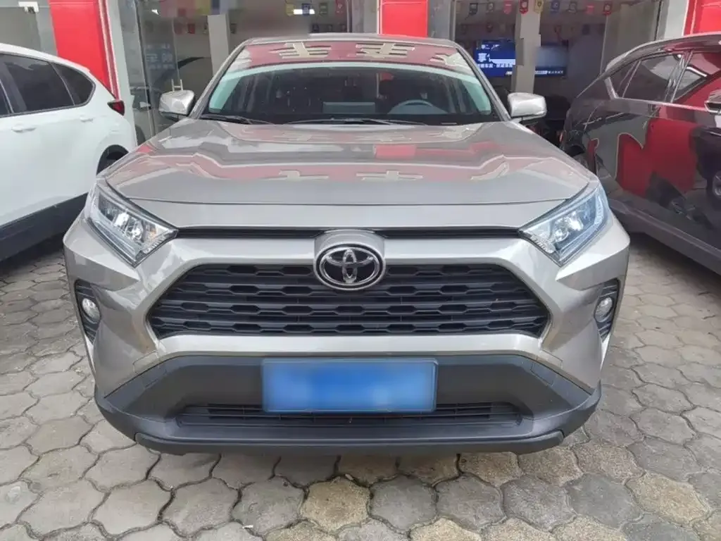 Toyota RAV4 2023 из CN, фото 9