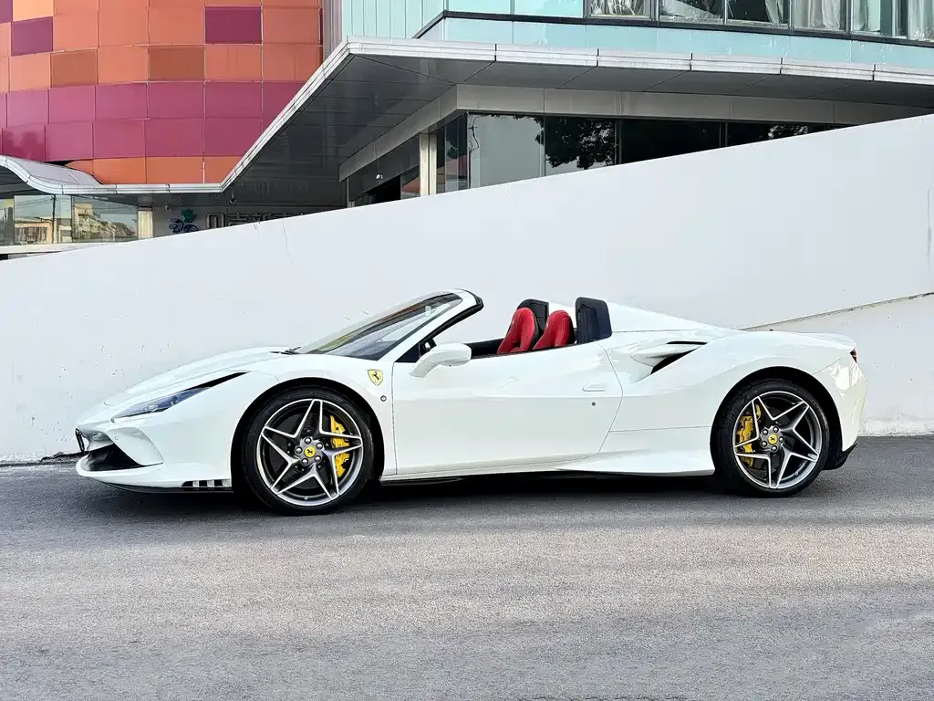 Ferrari F8 — фото 9
