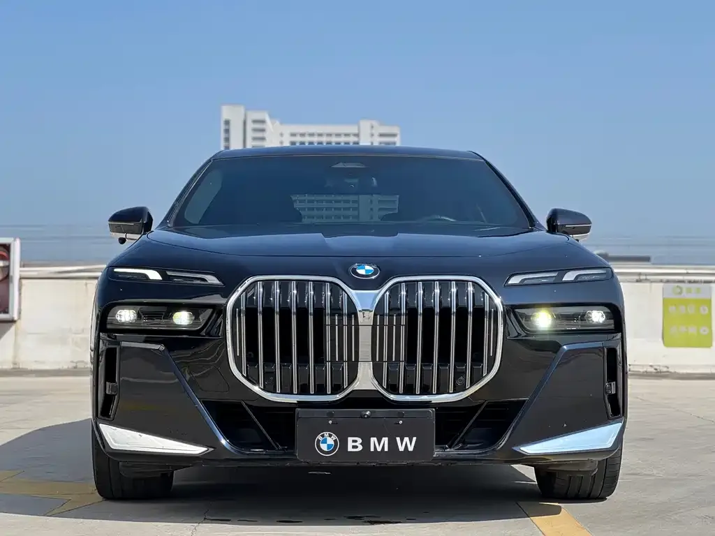 BMW 7 Series — фото 5
