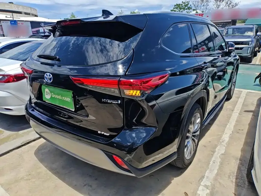 Toyota Highlander — фото 10