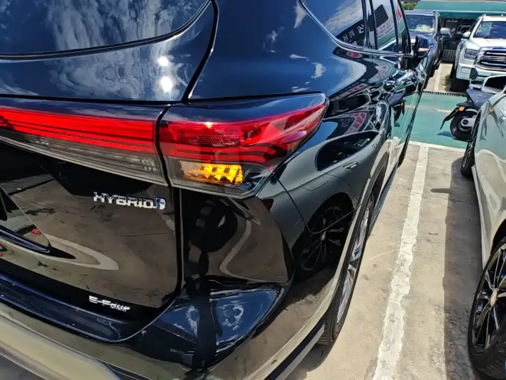 Toyota Highlander — фото 5