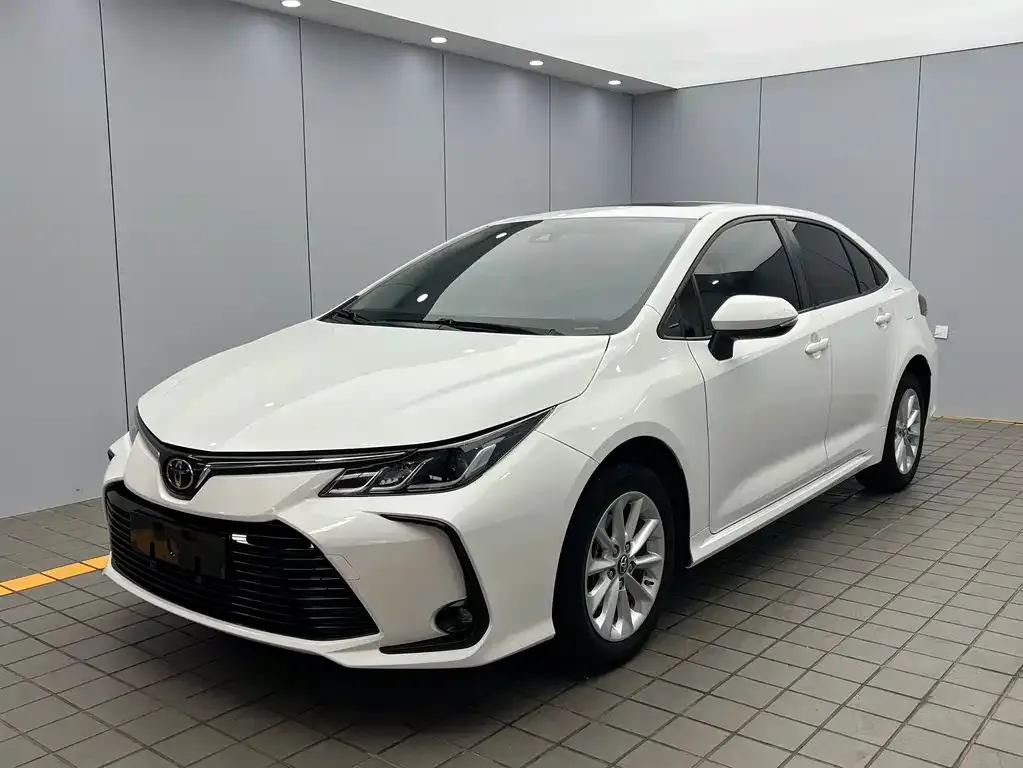 Toyota Corolla — фото 1