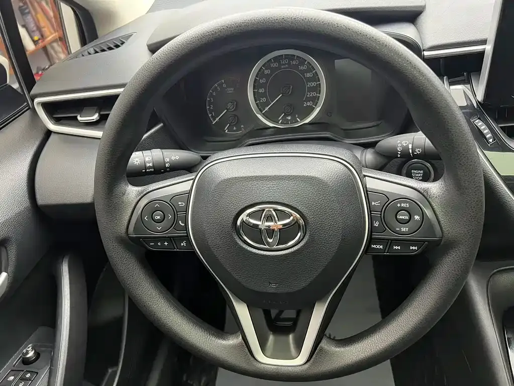 Toyota Corolla — фото 6