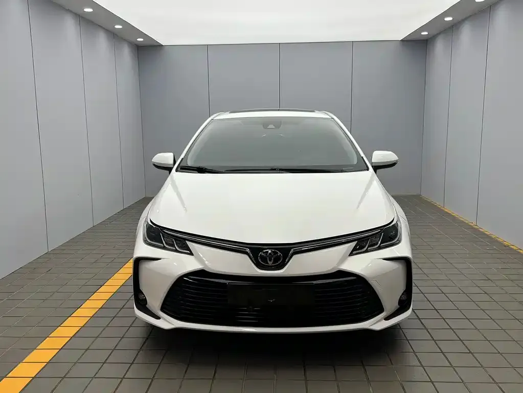 Toyota Corolla — фото 3