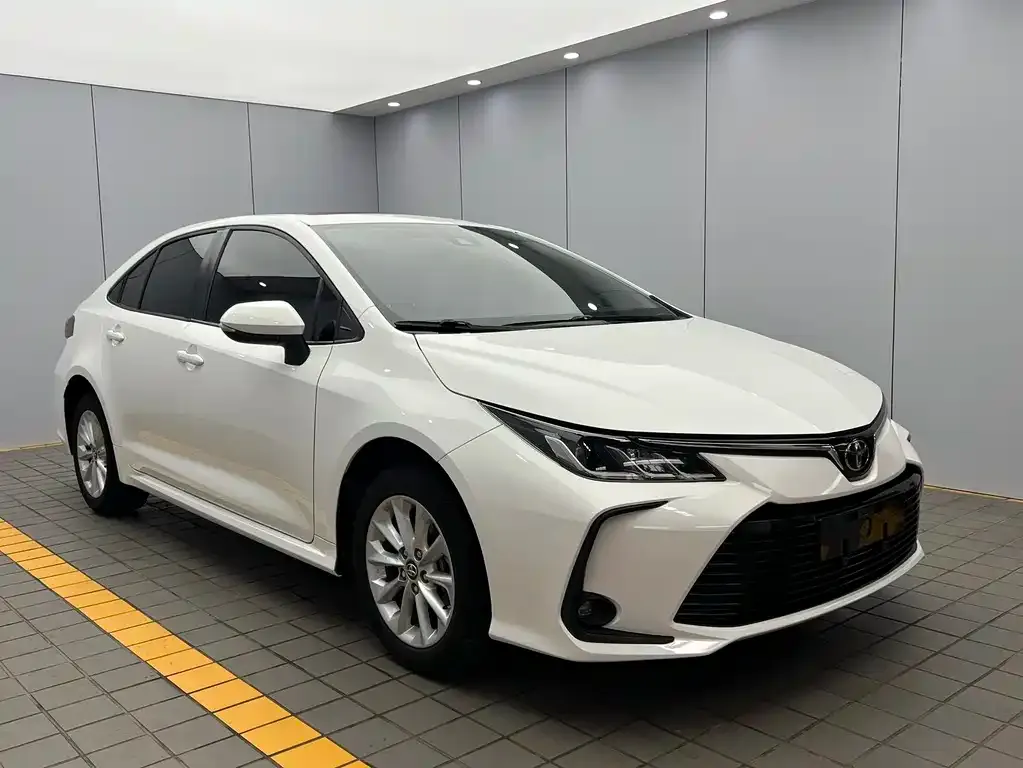 Toyota Corolla — фото 9