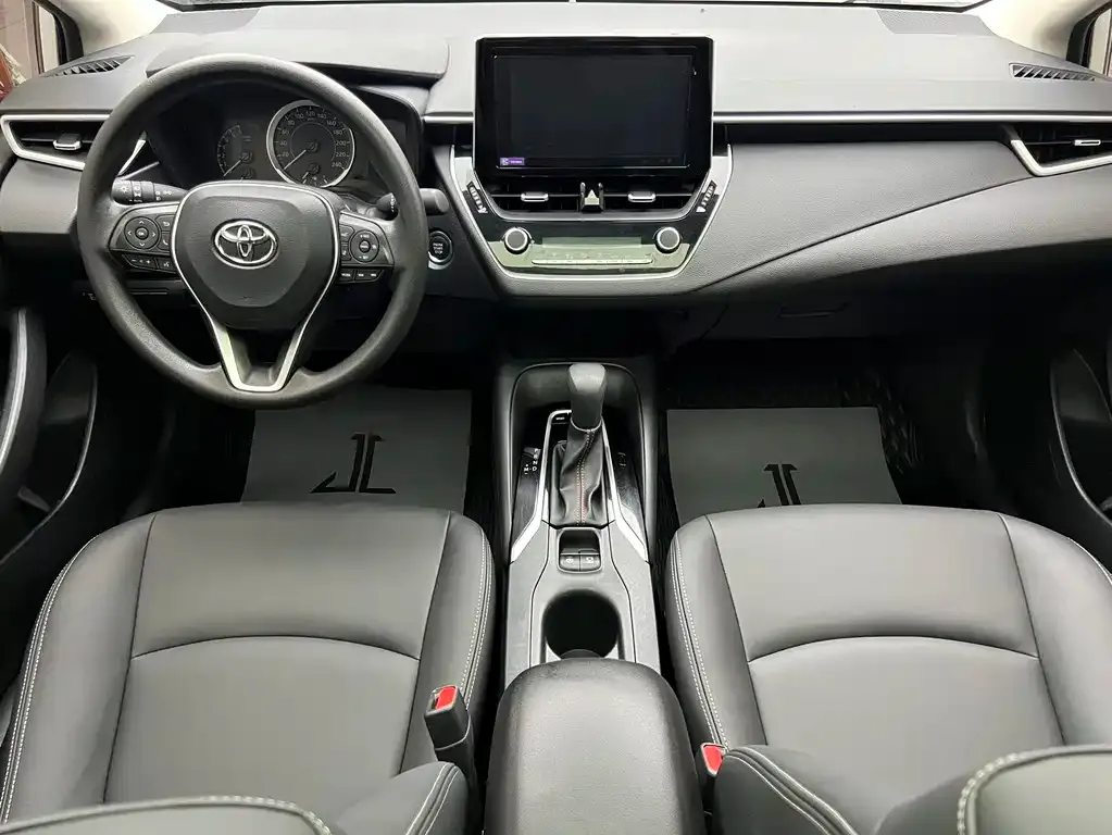 Toyota Corolla — фото 10