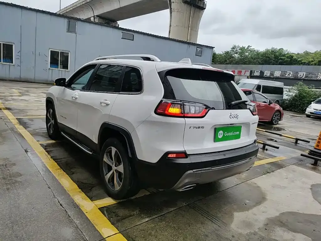 Jeep Cherokee 2021 из CN, фото 5