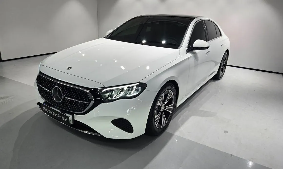 Mercedes-Benz E-Class — фото 1