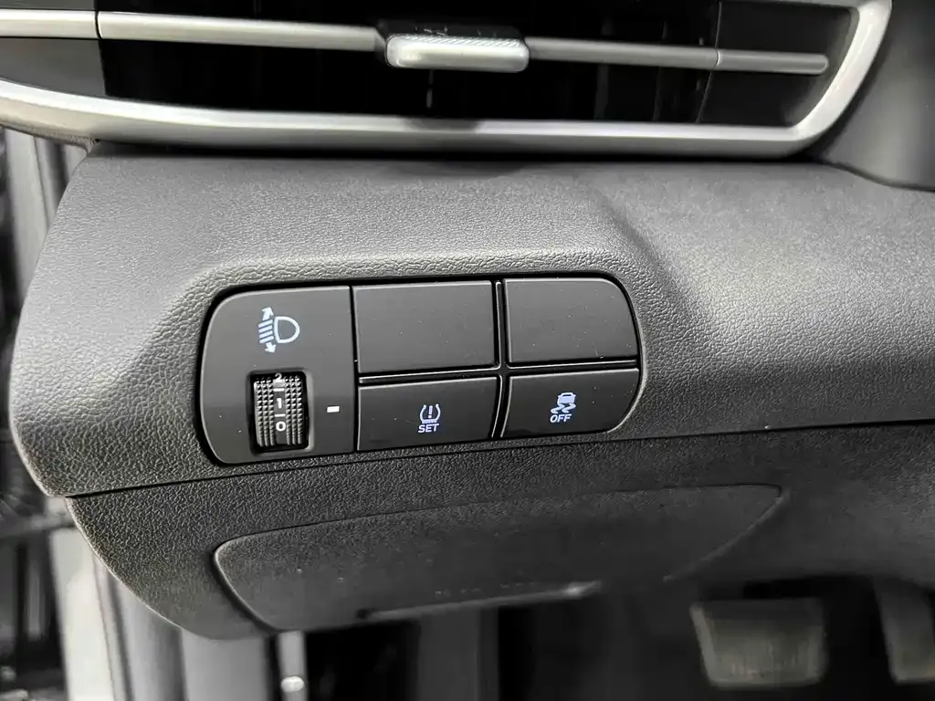 Hyundai Elantra — фото 6