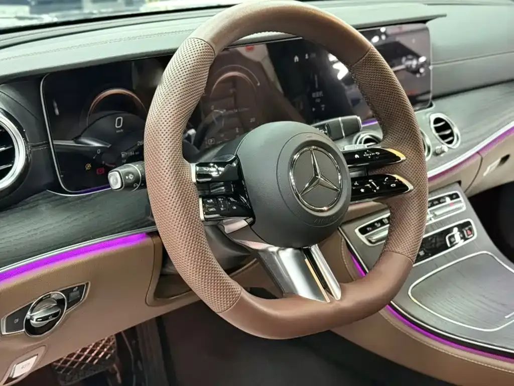 Mercedes-Benz E-Class — фото 10