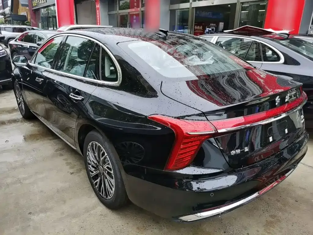 Hongqi H5 — фото 10