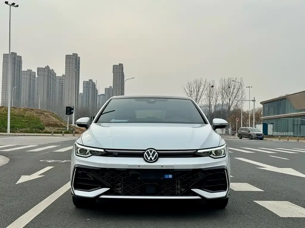 Volkswagen Golf — фото 6