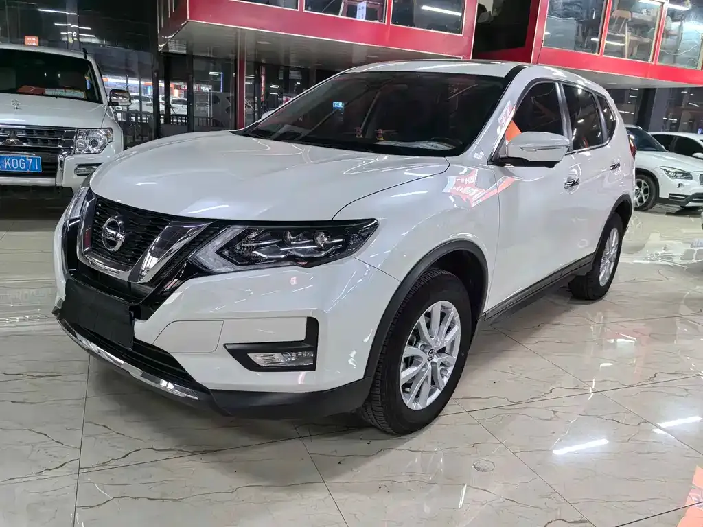 Nissan X-Trail — фото 1