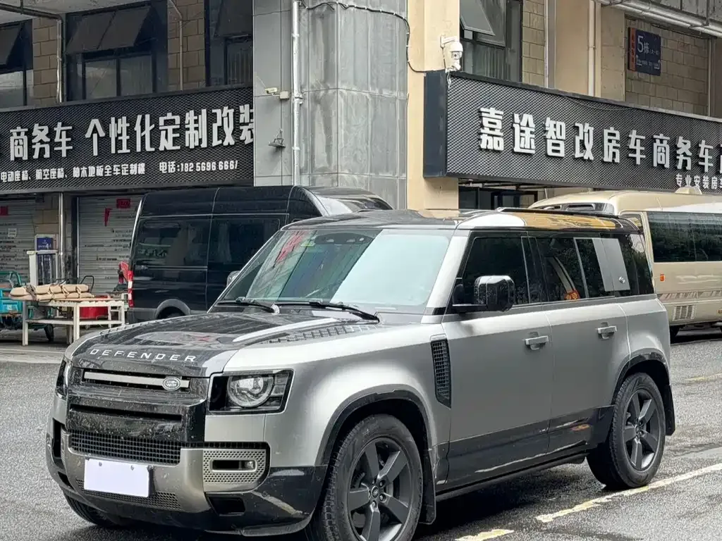 Land Rover Defender — фото 1