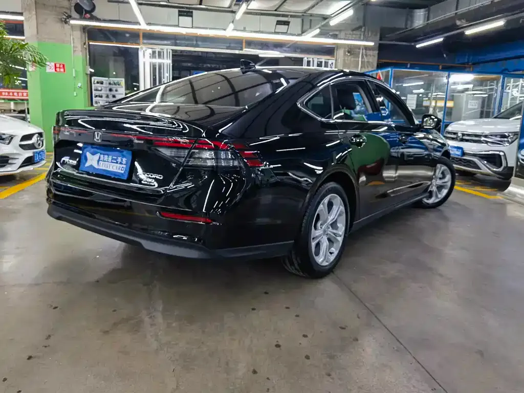 Honda Accord — фото 5
