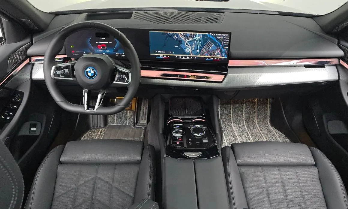 BMW i5 — фото 8