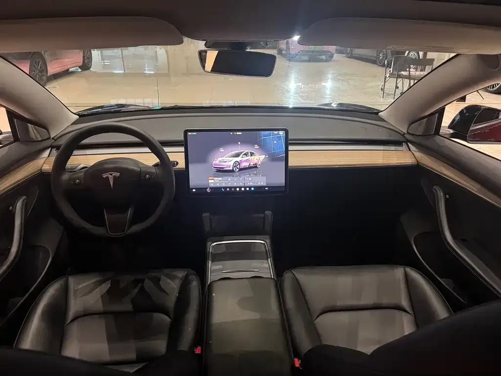 Tesla Model 3 — фото 2