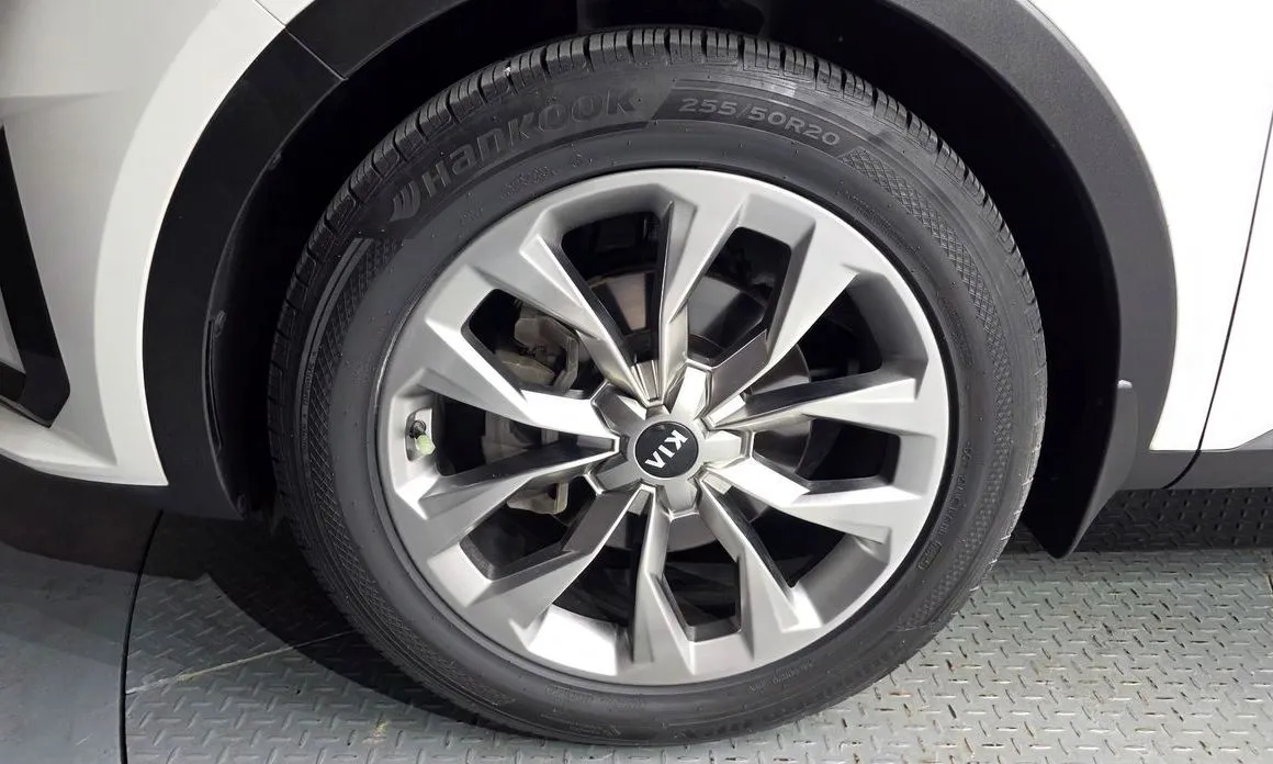 Kia Sorento — фото 6
