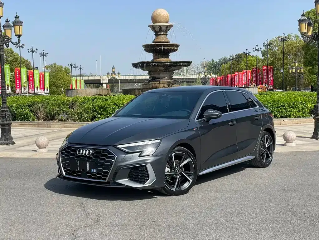 Audi A3 — фото 1