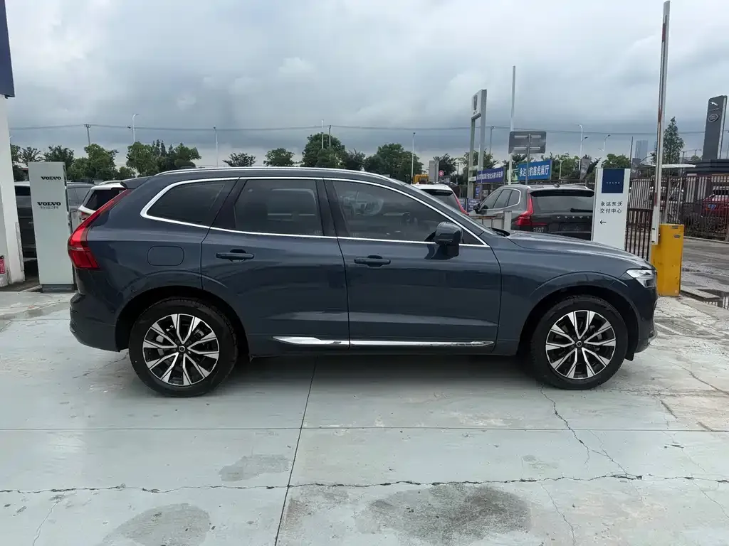 Volvo XC60 — фото 10