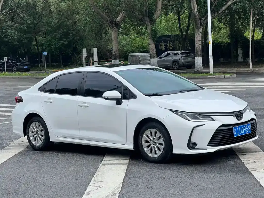 Toyota Corolla — фото 9