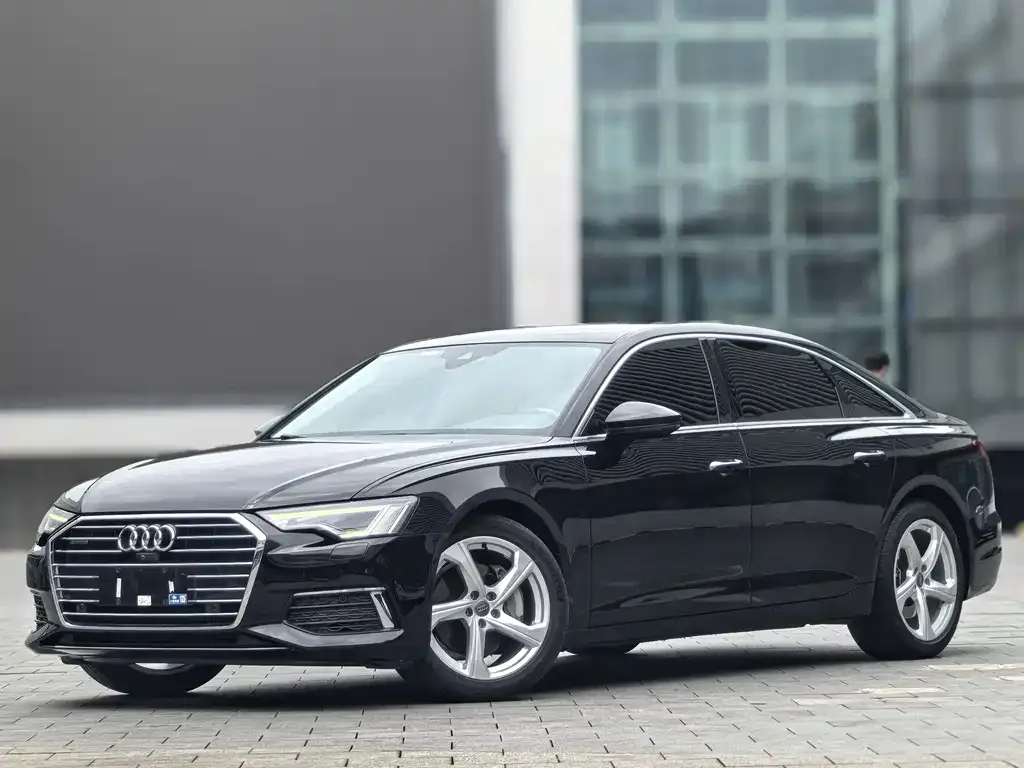 Audi A6L — фото 1