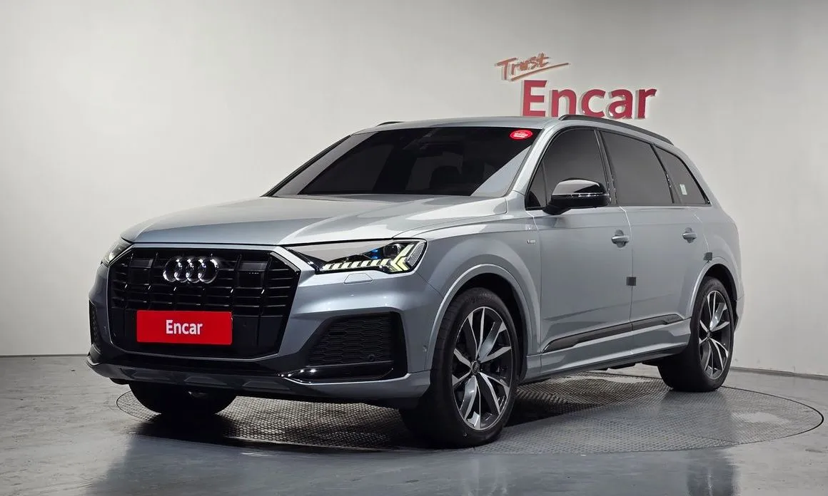 Audi Q7 — фото 1