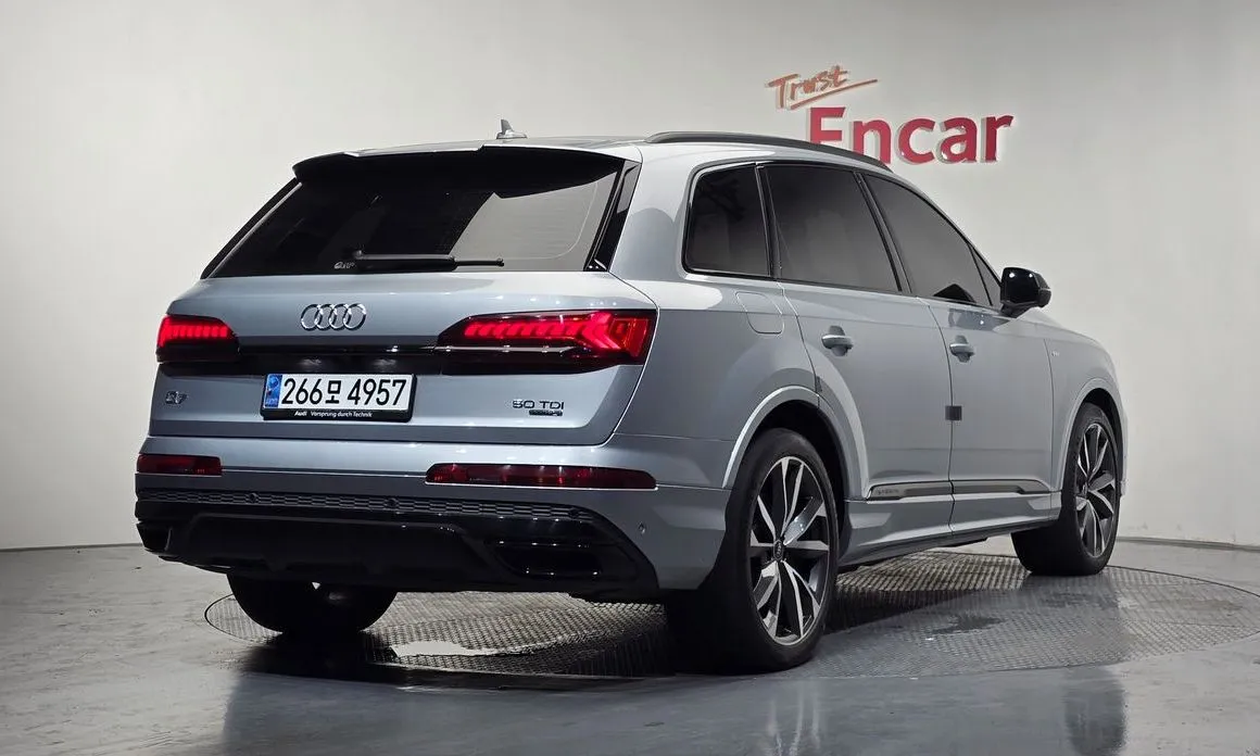 Audi Q7 — фото 5