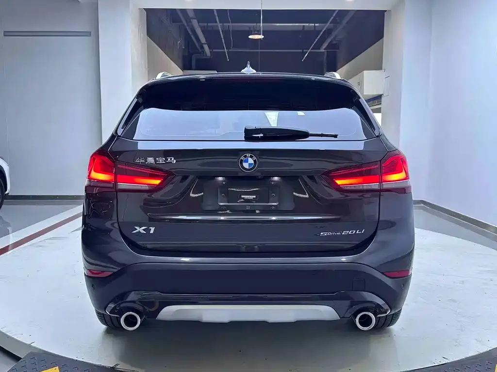 BMW X1 — фото 7