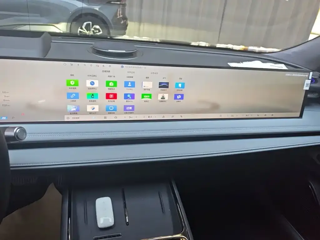 Geely Galaxy E8 — фото 10