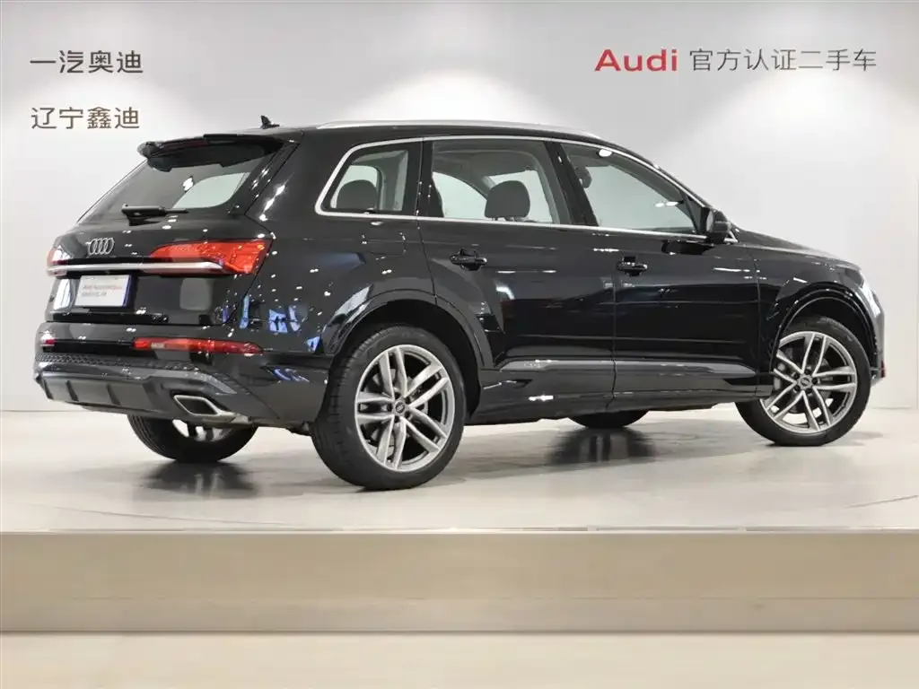 Audi Q7 — фото 6