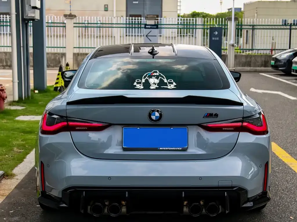 BMW M4 — фото 10