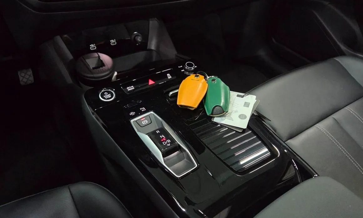 Audi Q6 e-tron 2025 из KR, фото 3