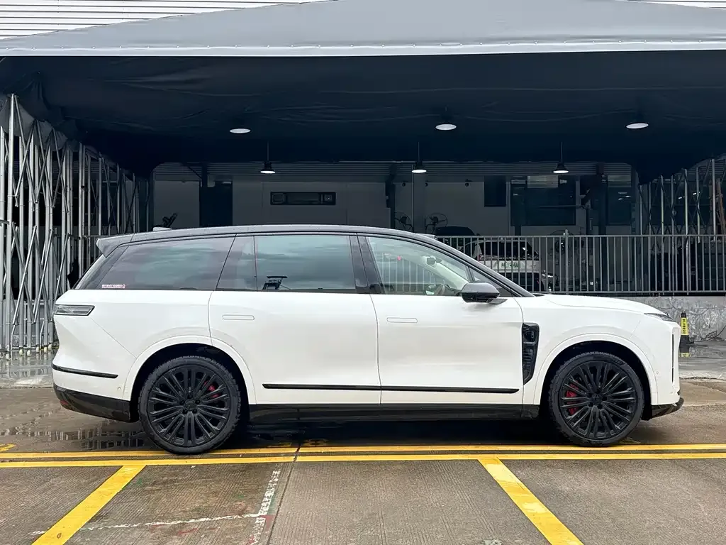 NIO ES8 — фото 7