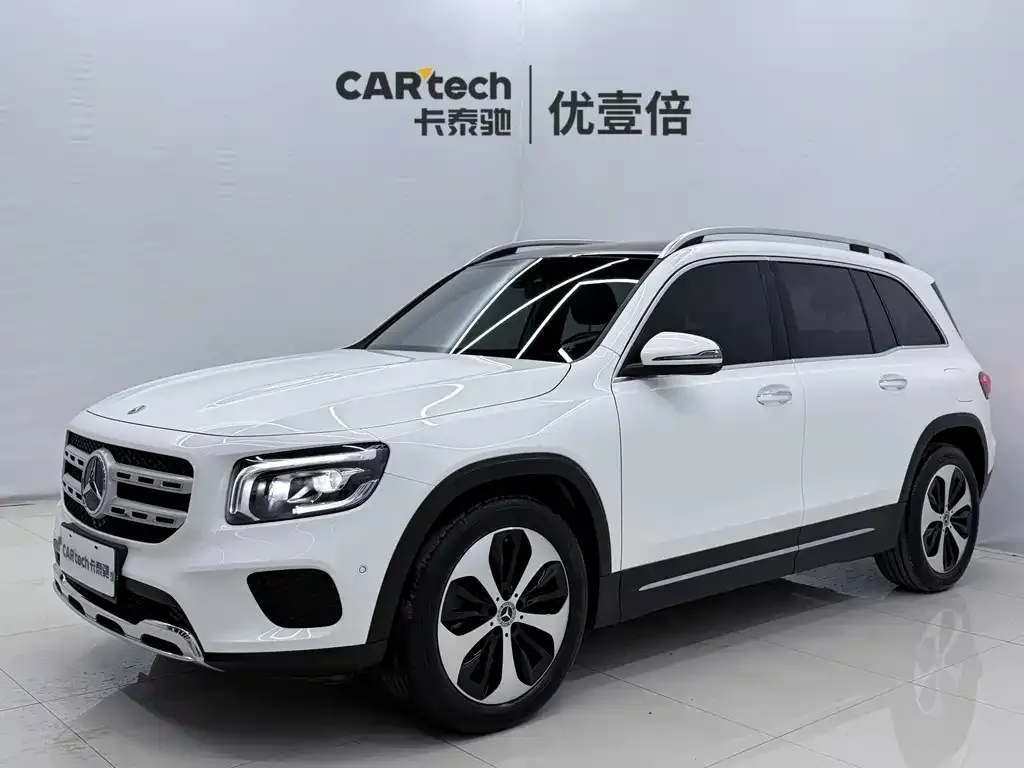 Mercedes-Benz GLB — фото 1