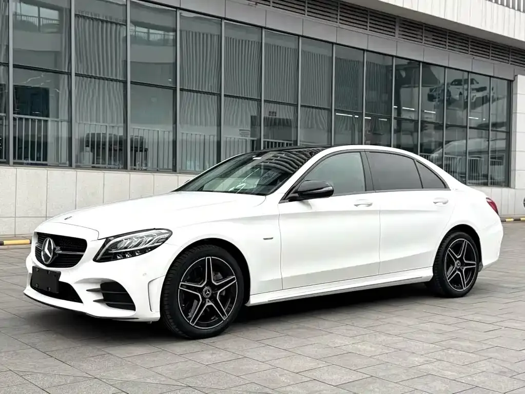 Mercedes-Benz C-Class — фото 1