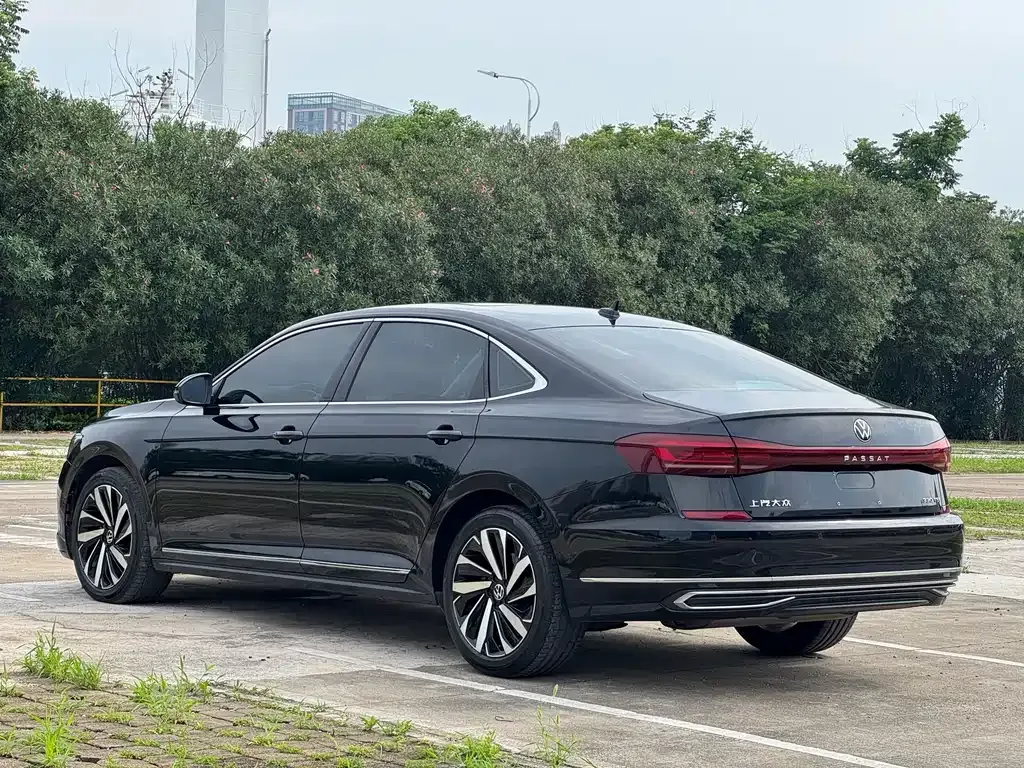 Volkswagen Passat — фото 9
