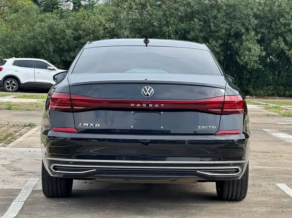 Volkswagen Passat — фото 8