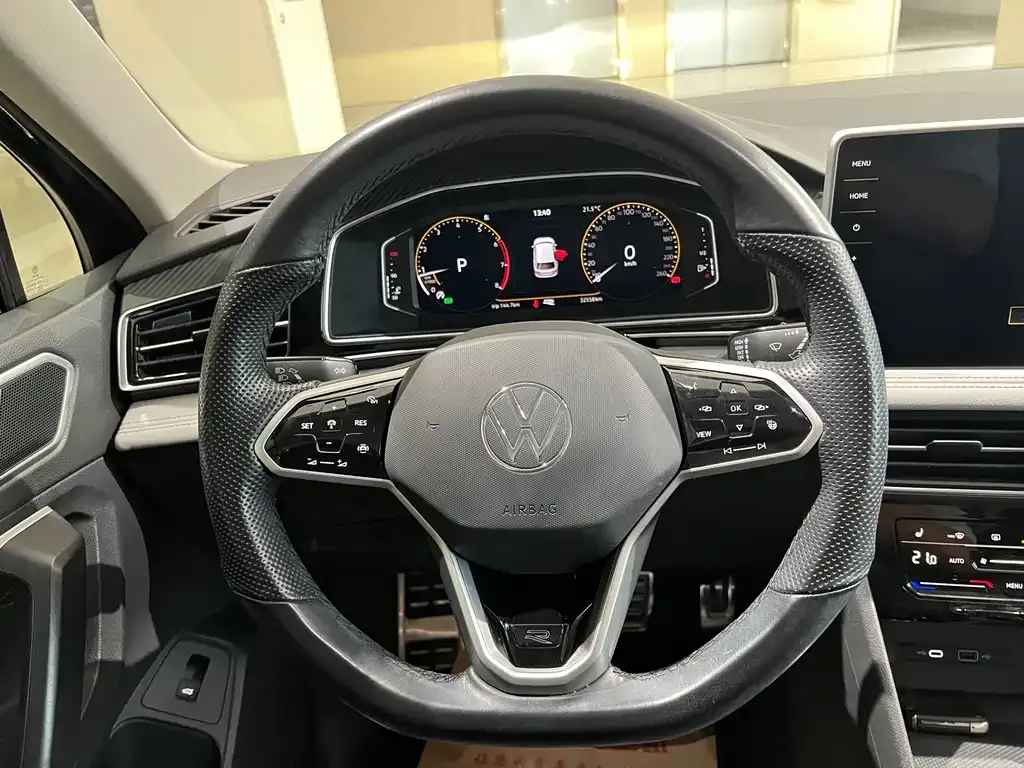 Volkswagen Tiguan L — фото 4