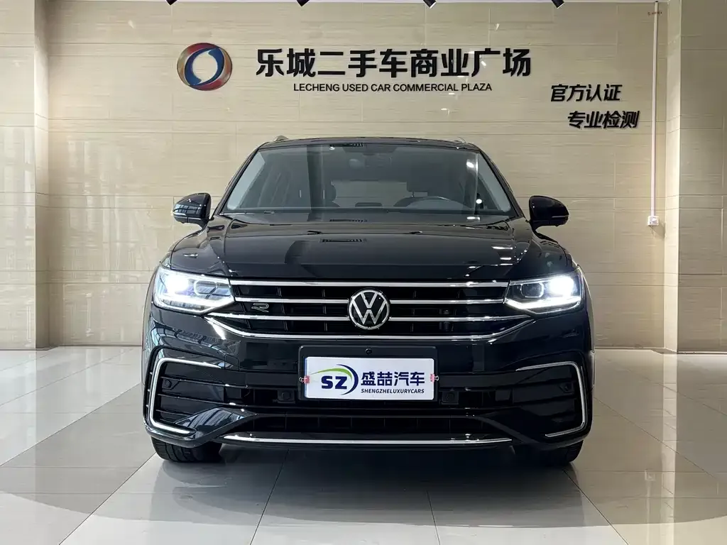 Volkswagen Tiguan L — фото 6