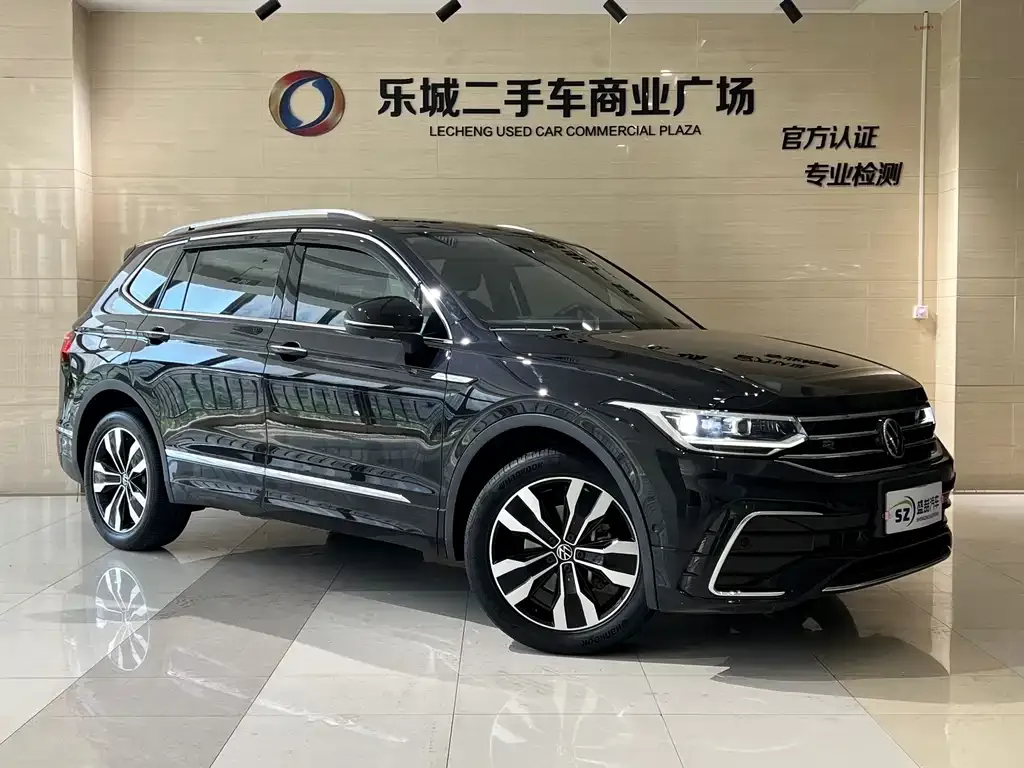 Volkswagen Tiguan L — фото 7