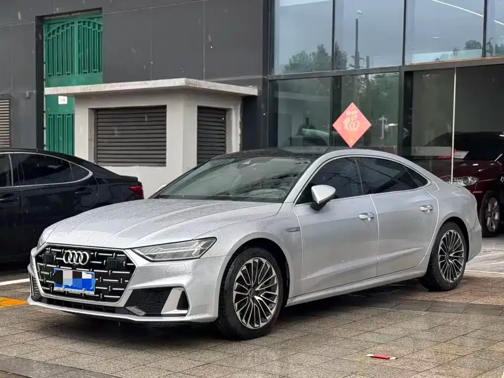 Audi A7L — фото 1