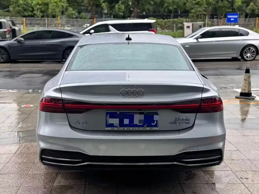 Audi A7L — фото 6
