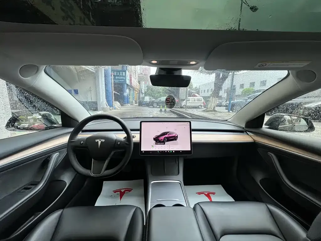 Tesla Model 3 — фото 5