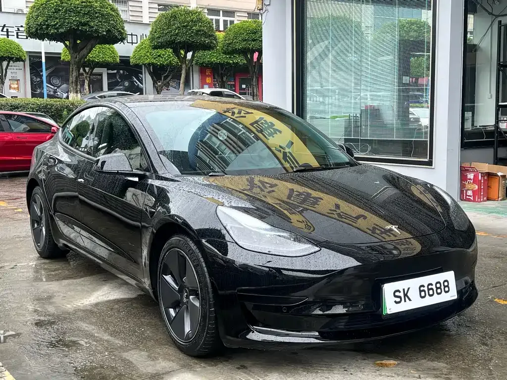 Tesla Model 3 — фото 7