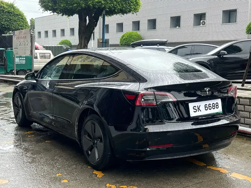 Tesla Model 3 — фото 8