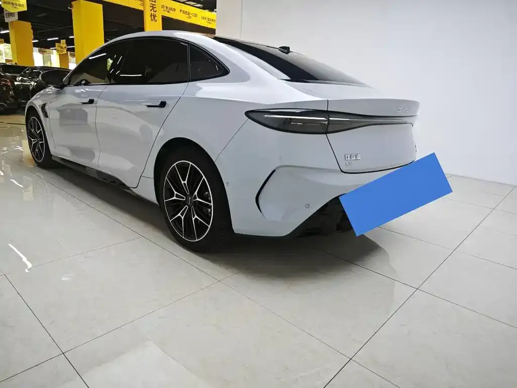 BYD Seal — фото 3