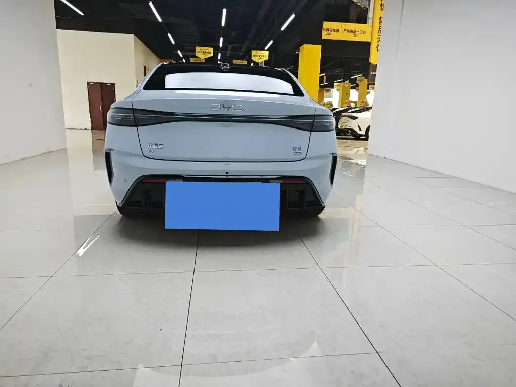 BYD Seal — фото 7