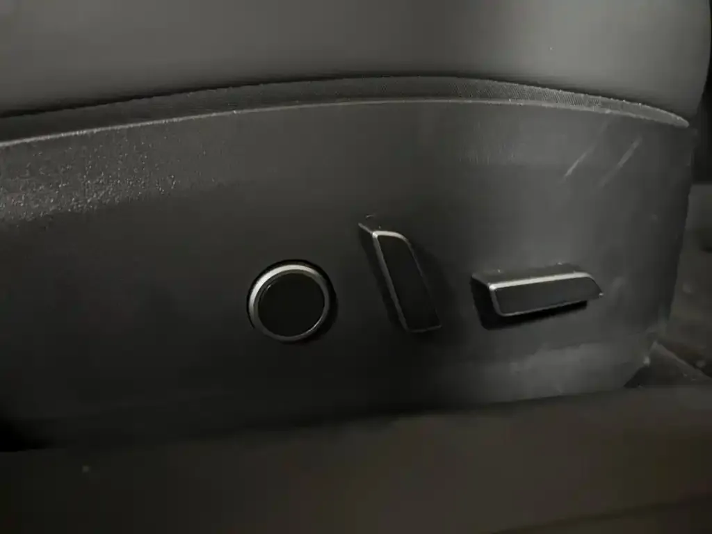 Tesla Model 3 — фото 4