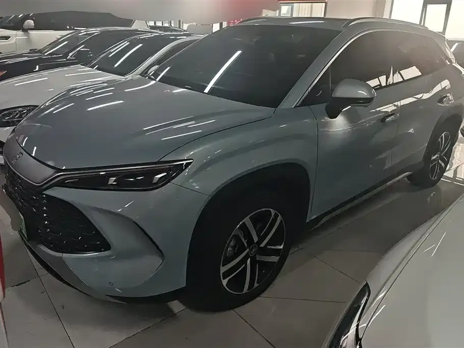 BYD L DM-i — фото 1